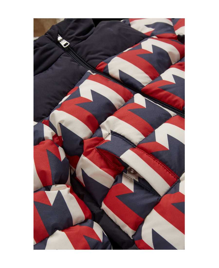 Moncler Long-sleeved Down Jacket With Hat In Black