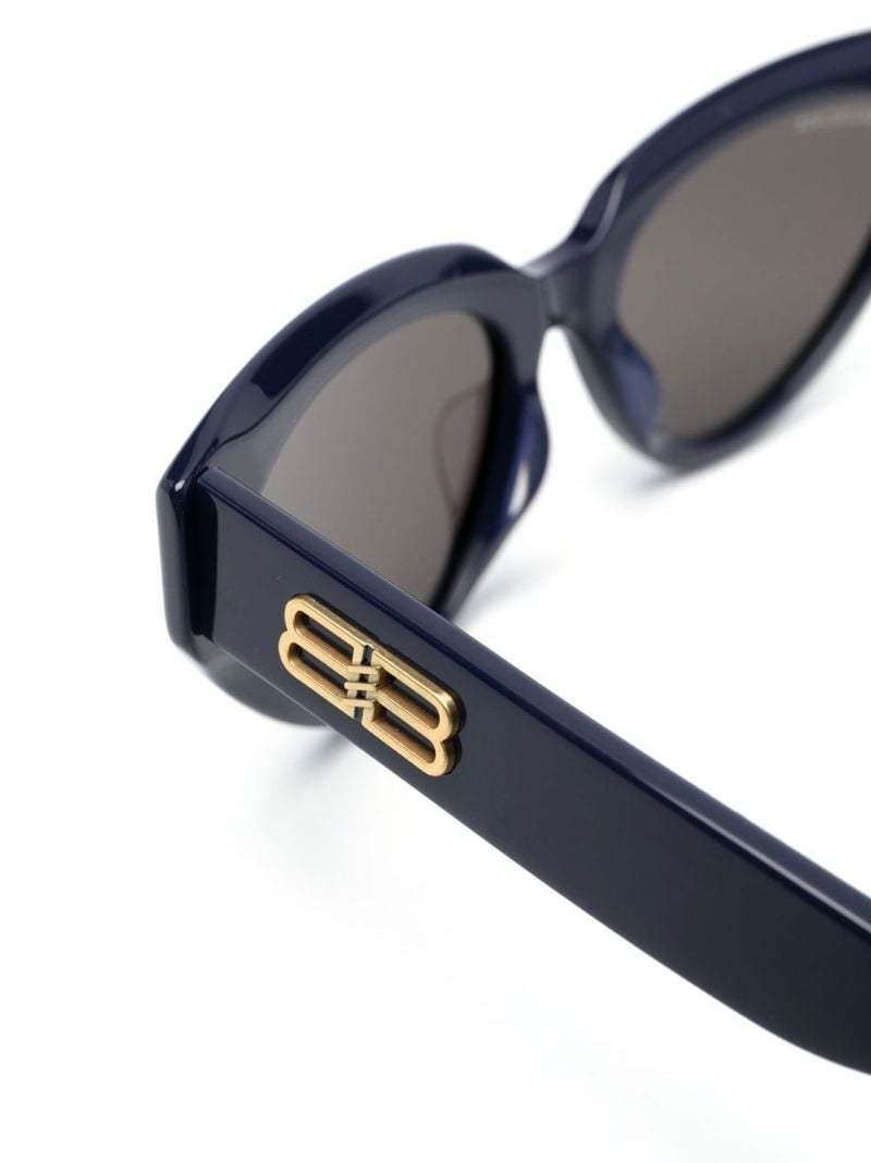 Balenciaga Cat-eye Sunglasses In Blue