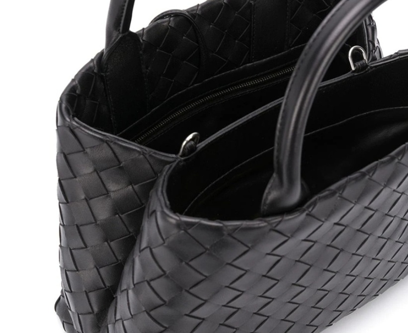 Bottega Veneta Intrecciato Woven Handbag In Black