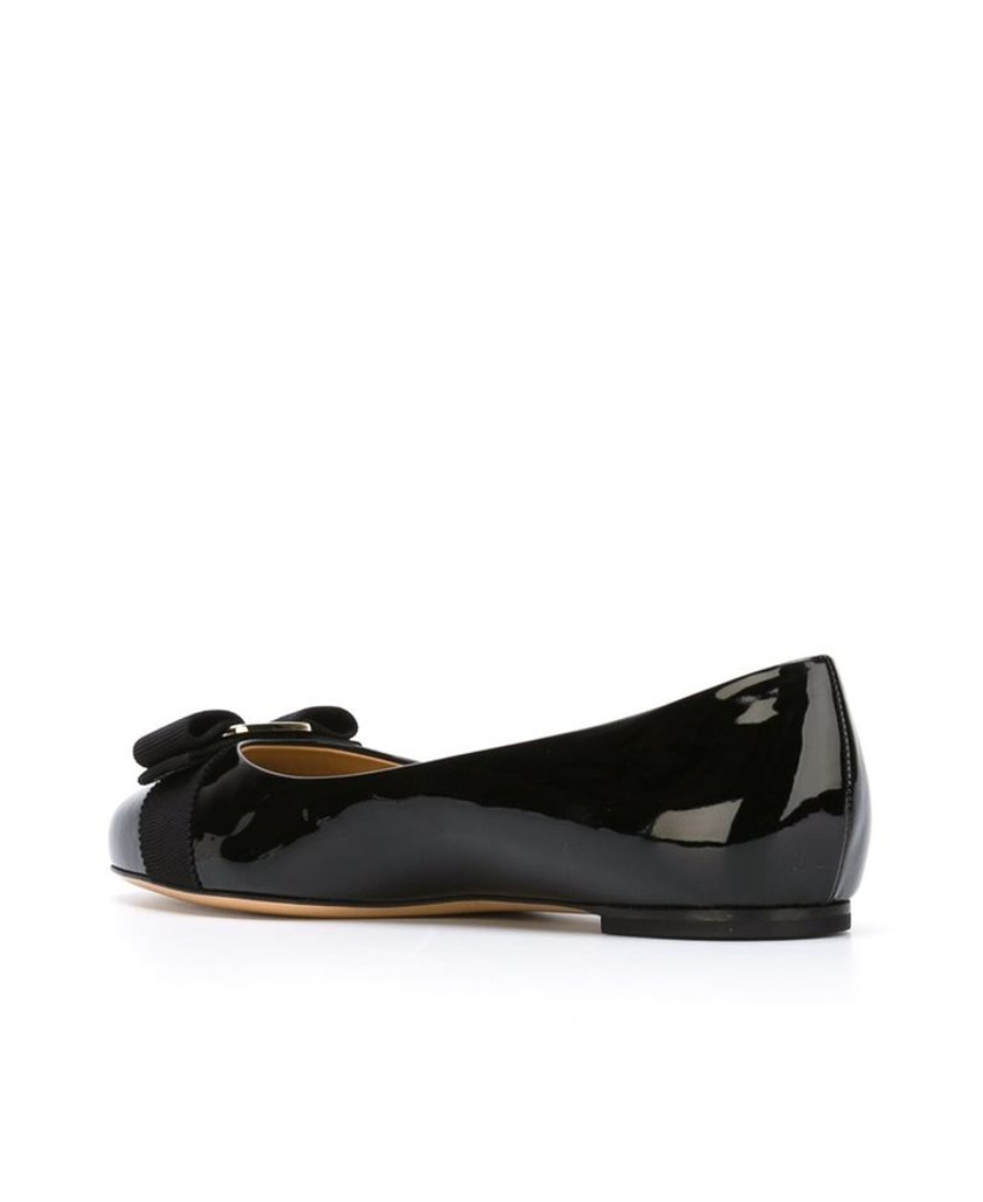 Shop Ferragamo Ballet Flats In Black