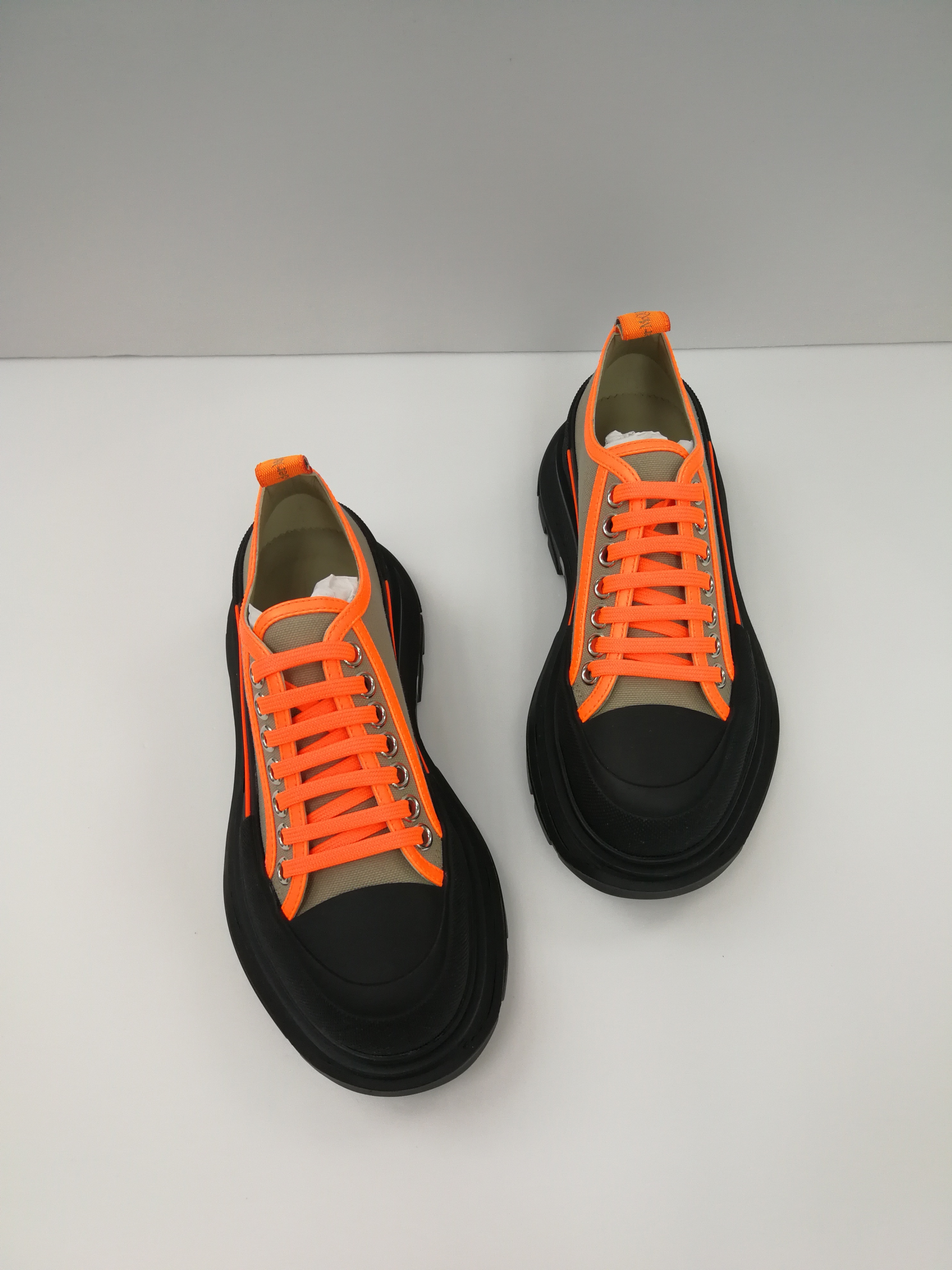 Alexander Mcqueen Tread Slick Lace Up Sneakers In Black