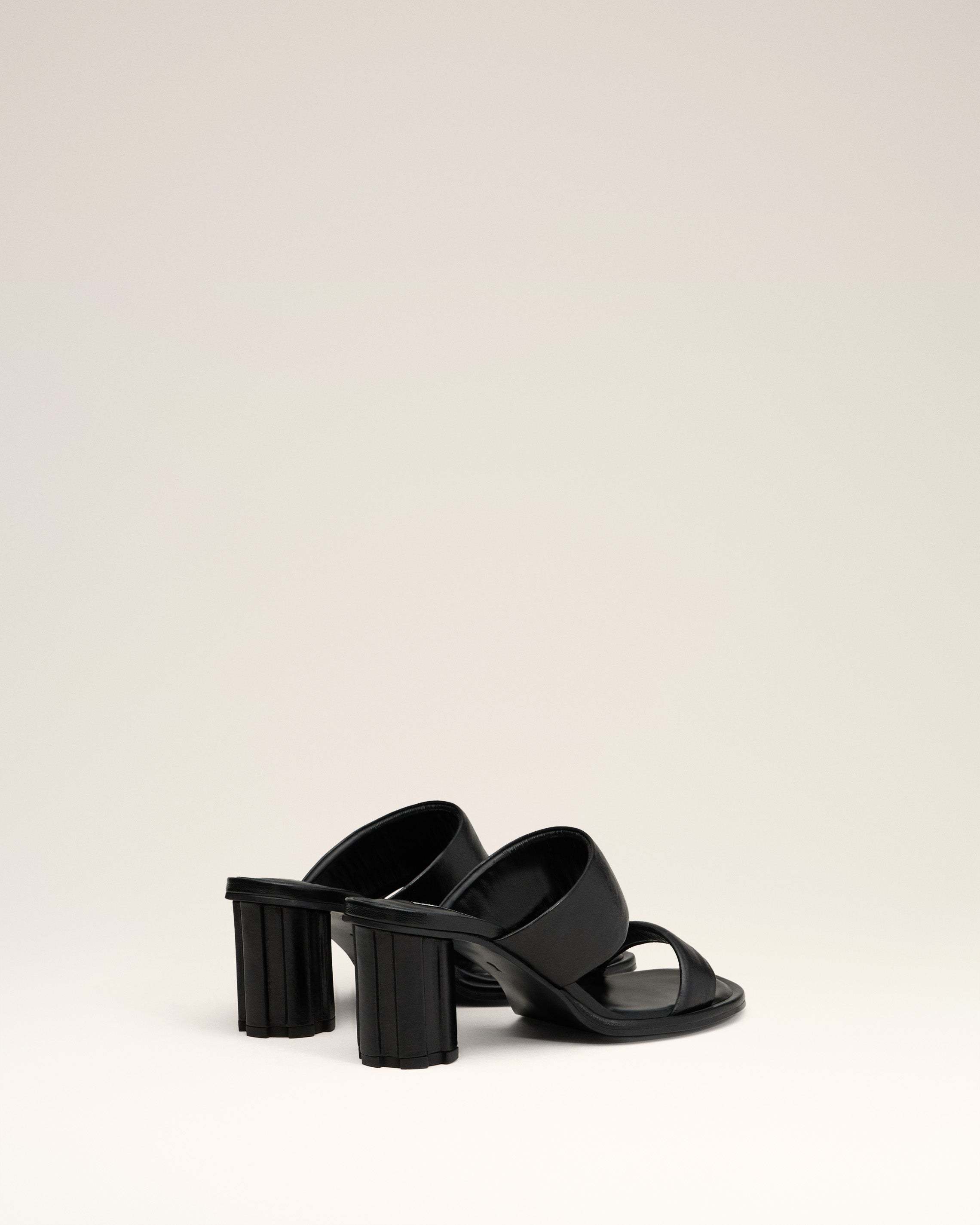 Ami Alexandre Mattiussi Round-headed High-heeled Sandals In Black