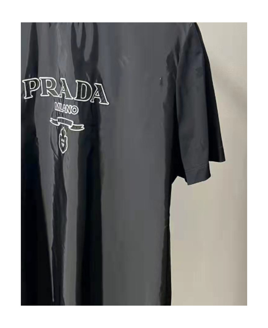 Prada Logo Short-sleeved T-shirt In Black