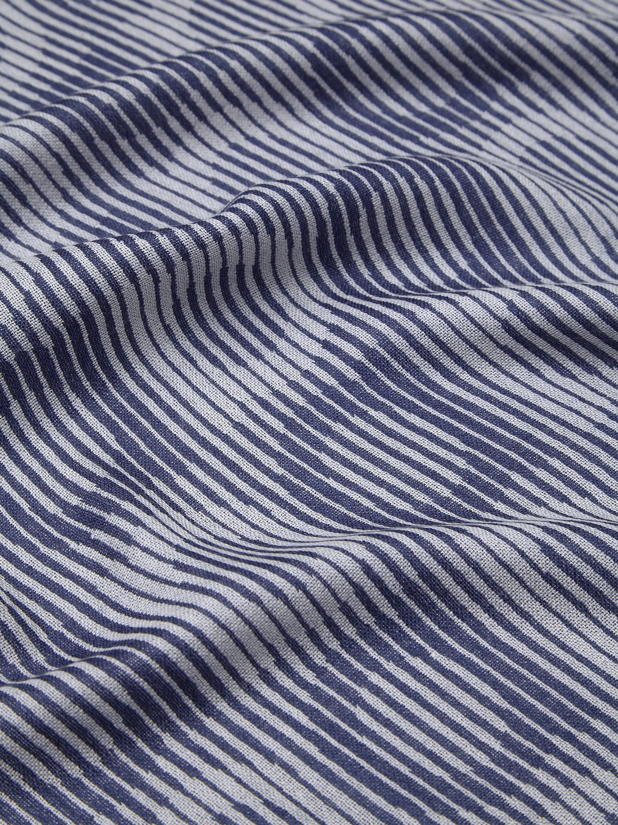 Ferragamo Gancini-print Frayed-hem Scarf In Gray