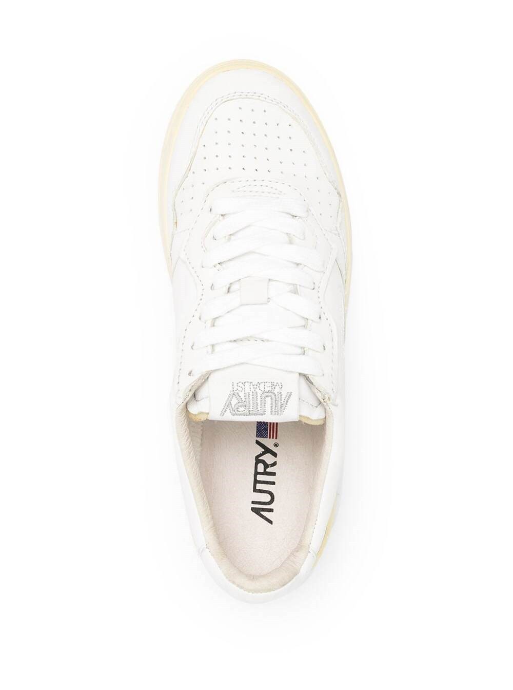 Autry Medalist Low-top Sneakers In White