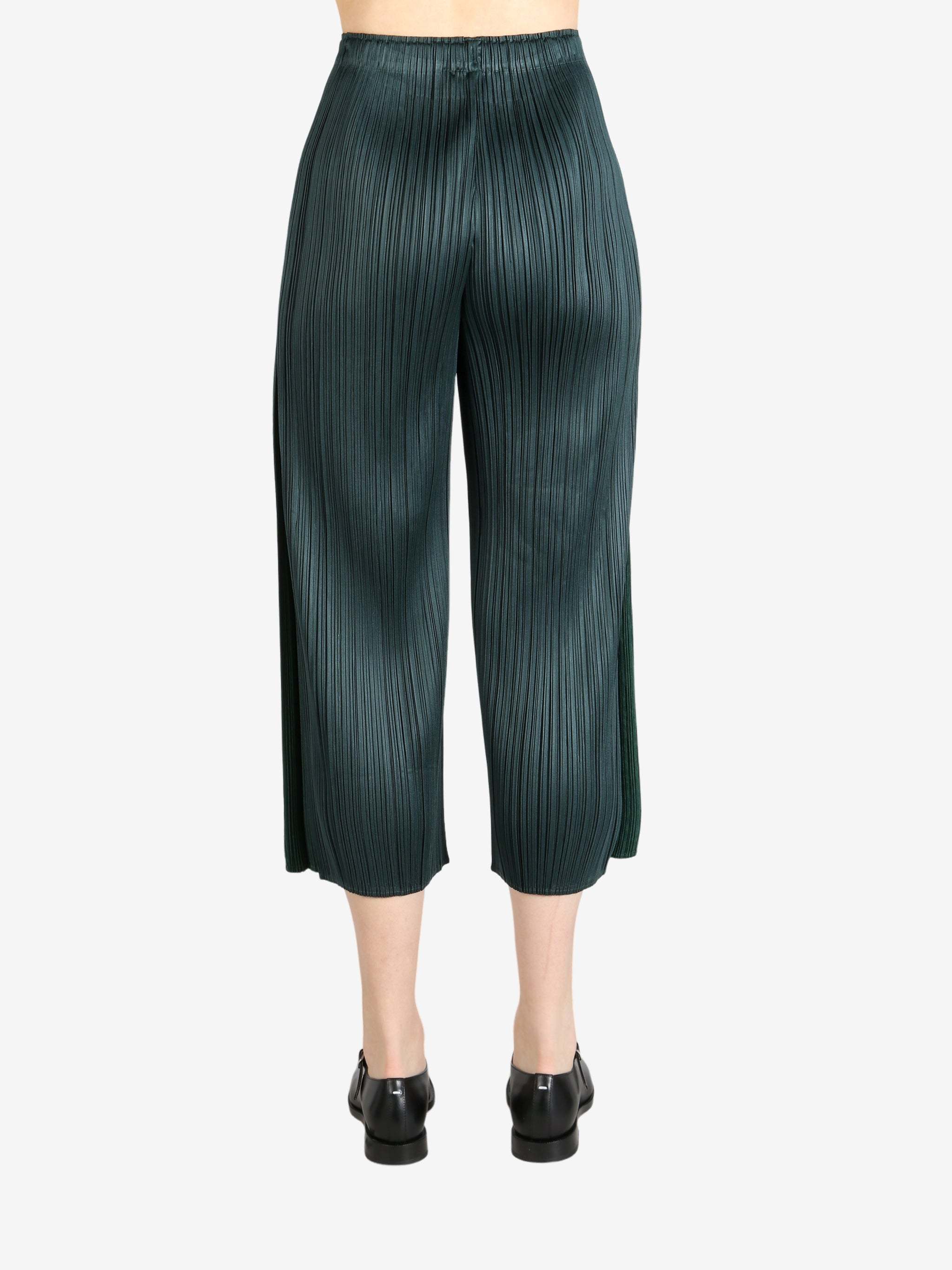 Issey Miyake Pleated Cropped Trousers In Green