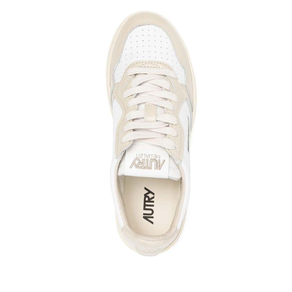 Autry Medalist Low Top Sneakers In White