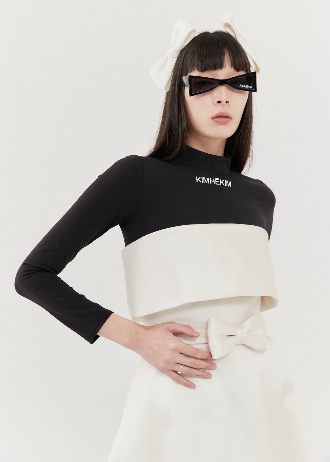 Kimhēkim A Dress With A Bow Belt In White
