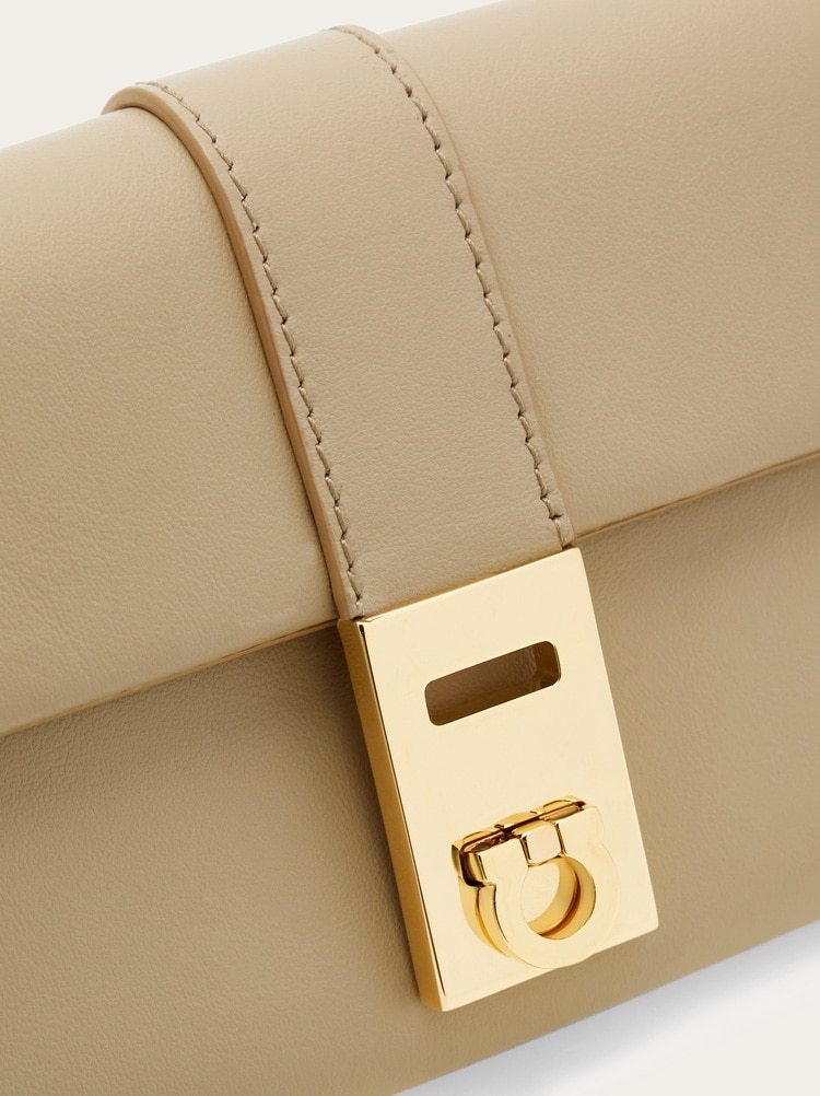 Ferragamo Chain Wallet In Nude