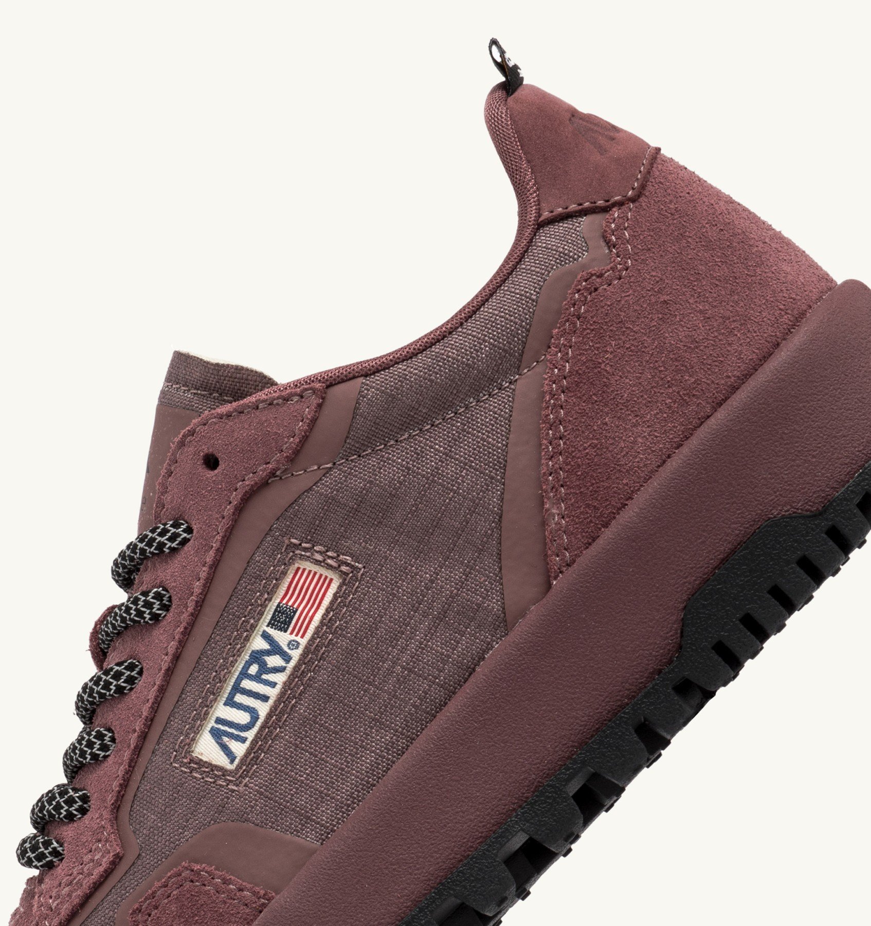 Autry Strap-up Round-head Sneakers In Black