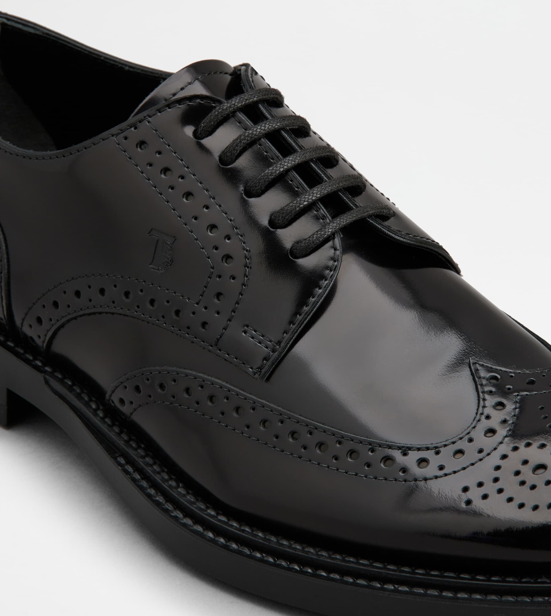 Tod's Oxford Lace-up Brogues In Black