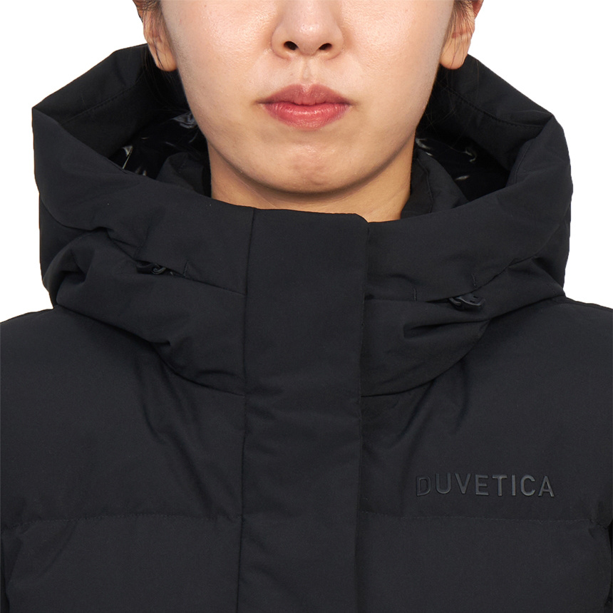 Duvetica Long-sleeved Hooded Down Jacket In Black