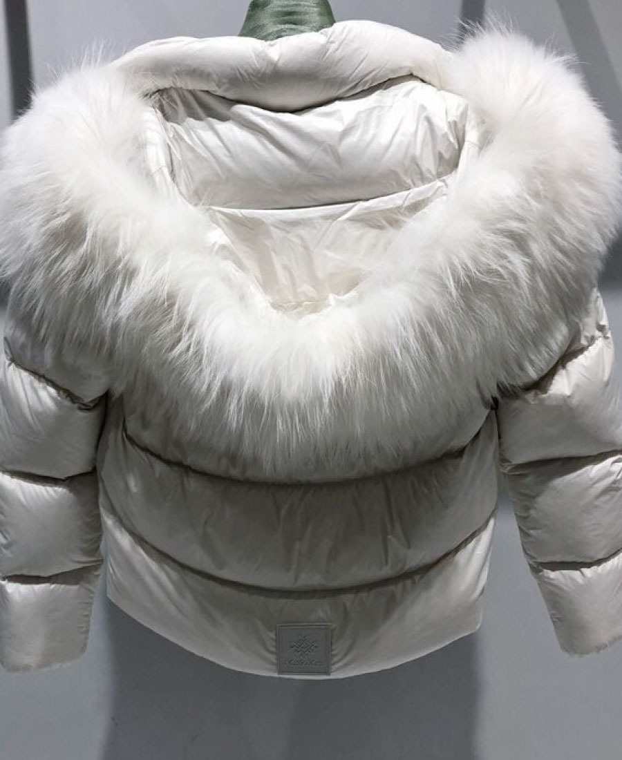 Mr & Mrs Italy Asian Limited White Collar Short Style Down Jacket In Black