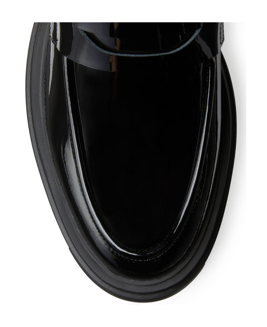 Stuart Weitzman Sleek Moccasin Flat Shoes With Chunky Platform And Timeless Design In Black
