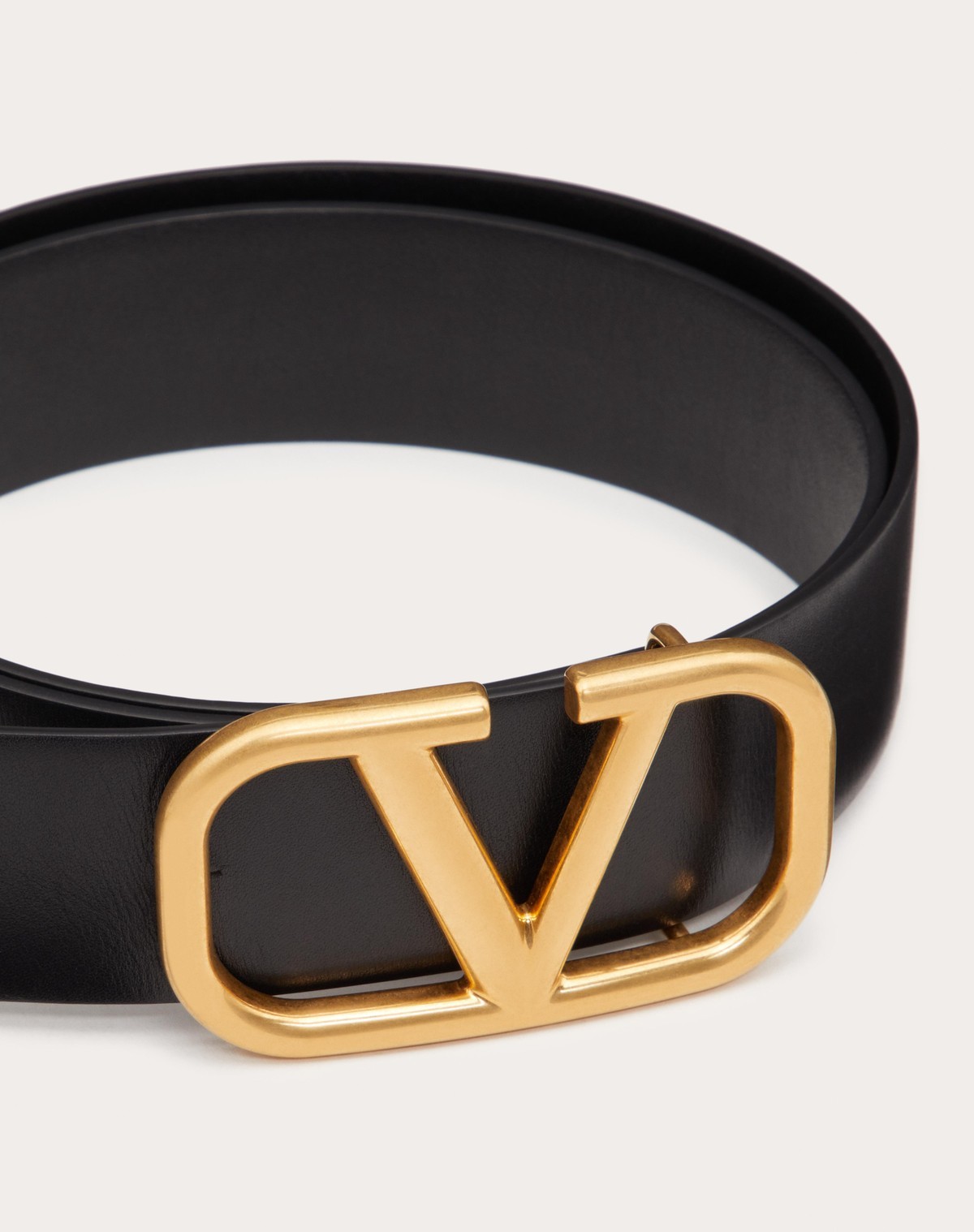 Valentino Garavani Cintura Vlogo Signature In Vitello In Black