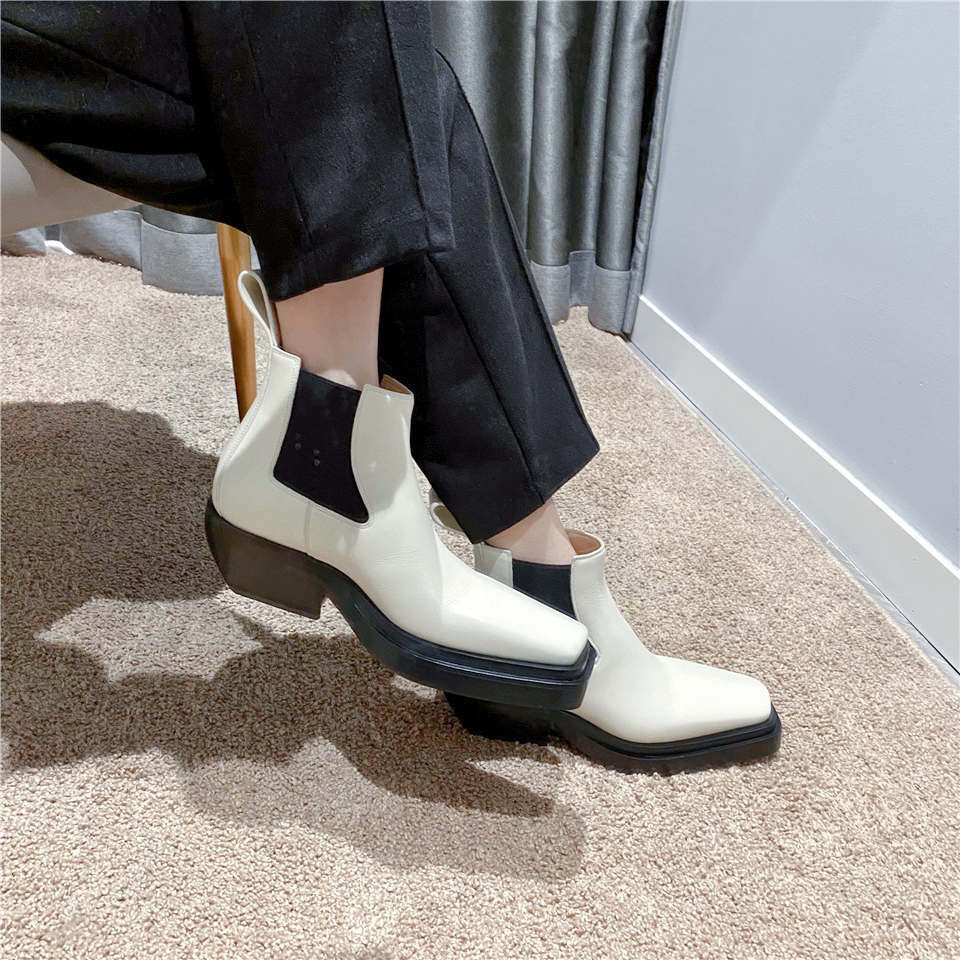 Bottega Veneta Bv Lean And Ankle Boots In White