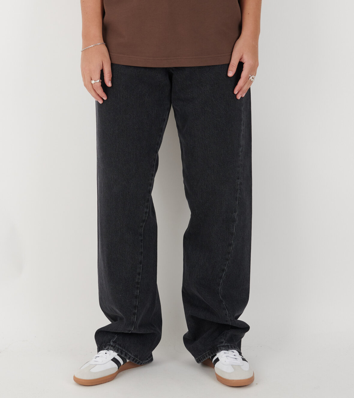 Sunflower Belt-loop Jeans In Black