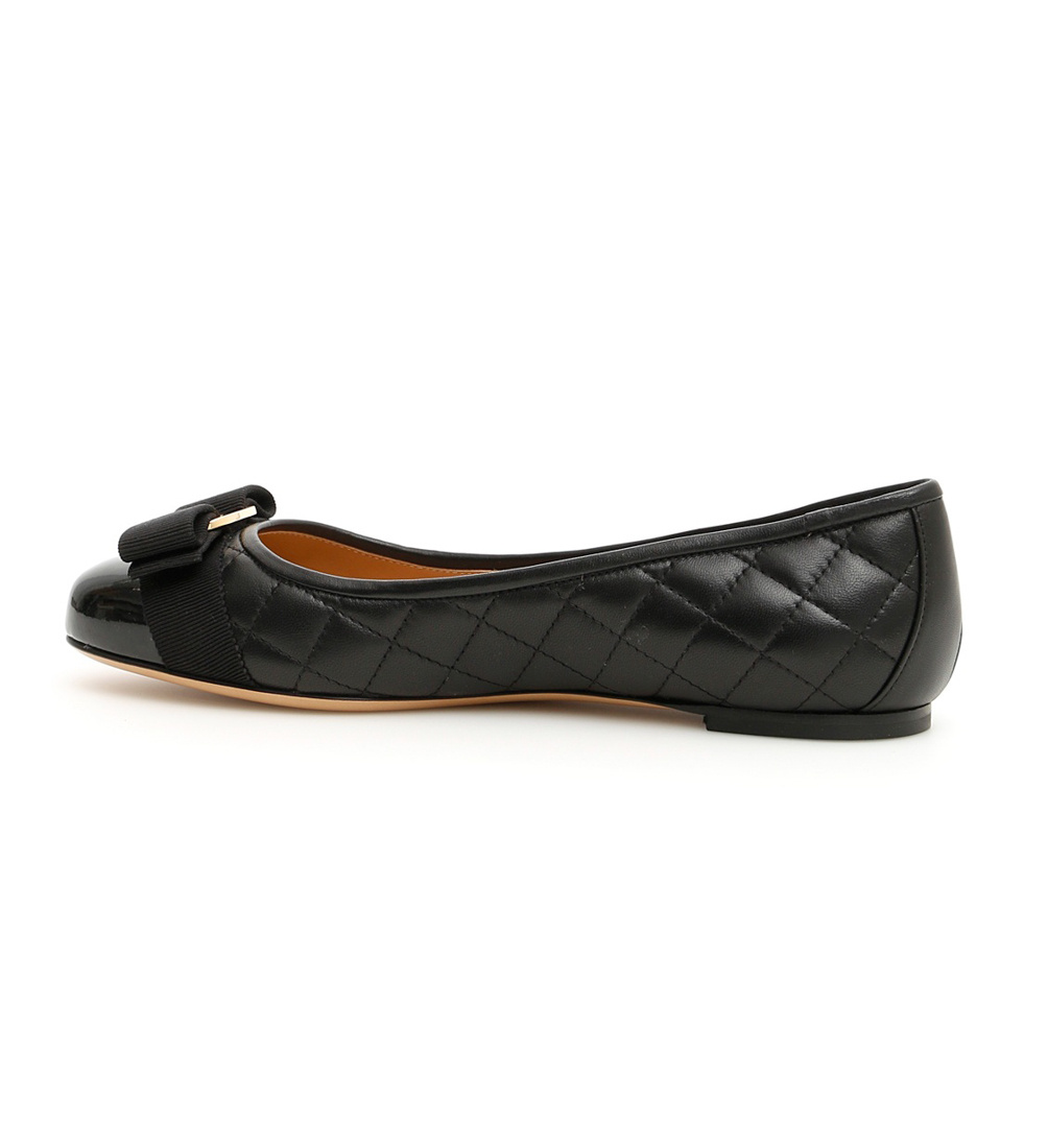 Shop Ferragamo Varina Ballet Flats In Black