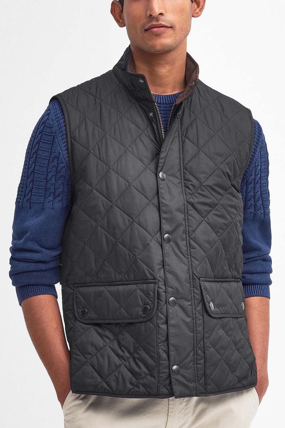Barbour Diamond-quilted Logo-embroidered Gilet In Black