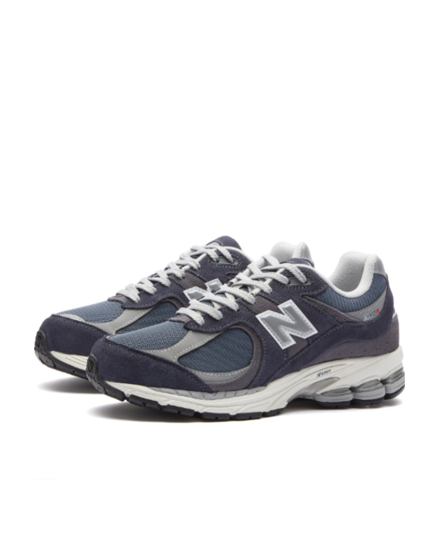 New Balance 2002r Panelled Sneakers In Black