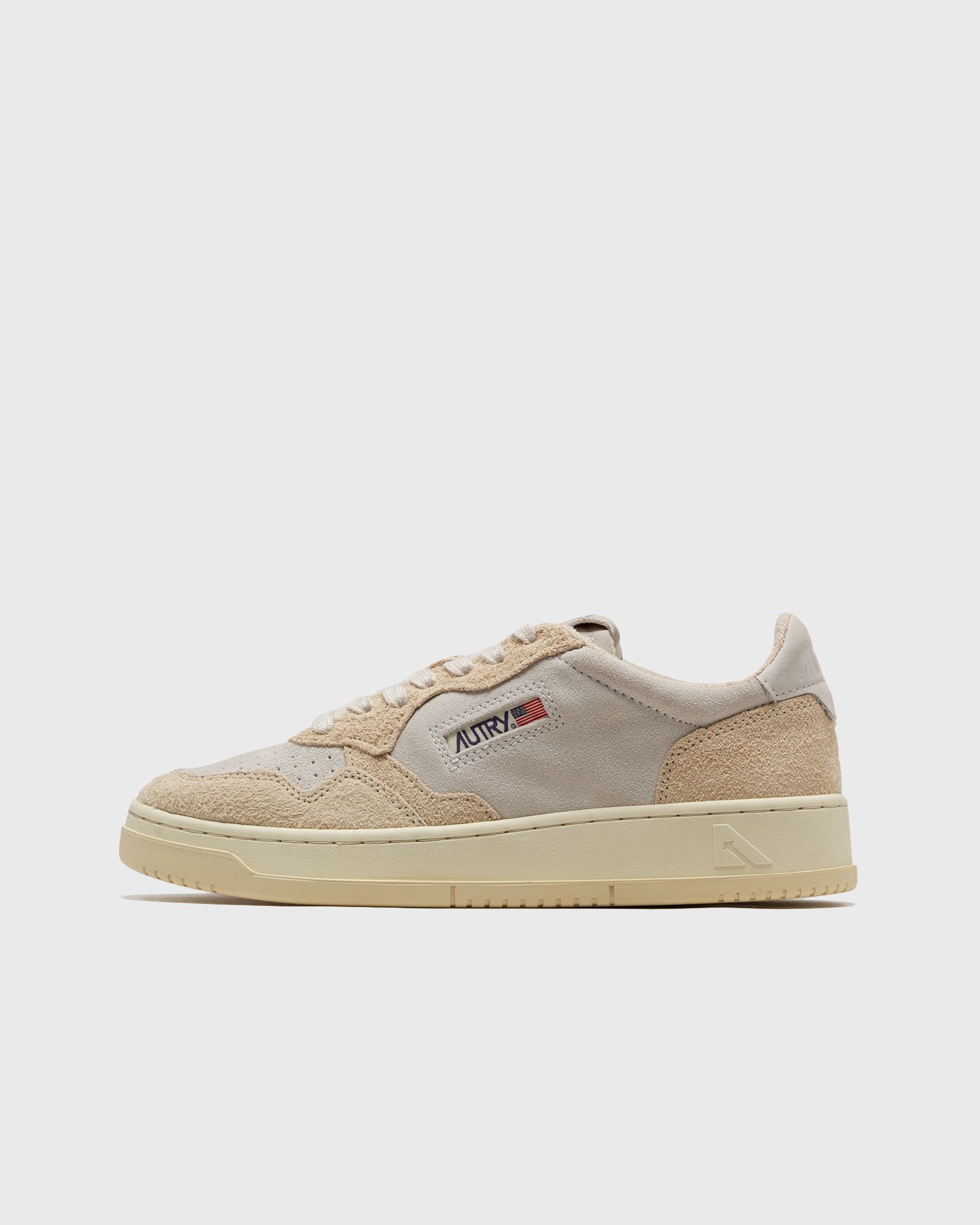 Shop Autry Medalist Low-top Sneakers In Nude