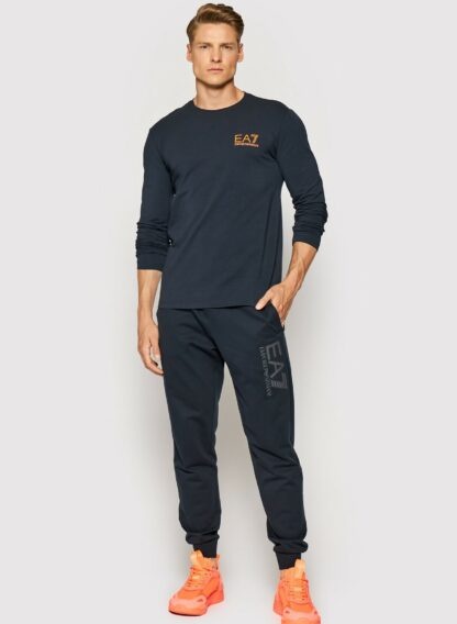 Ea7 Logo T-shirt In Black