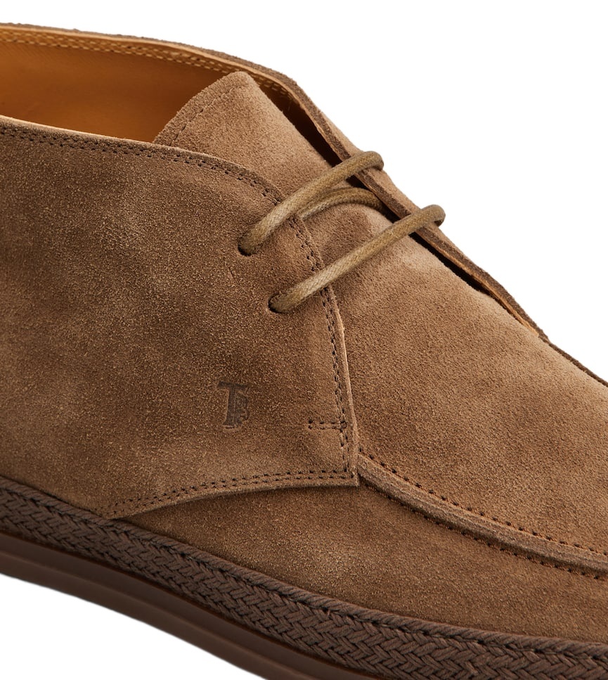 Tod's Round Head Desert Boots In Brown