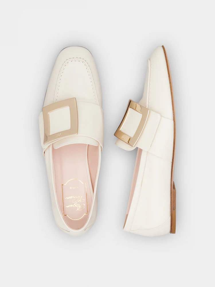 Roger Vivier Logo Flat Shoes In Nude