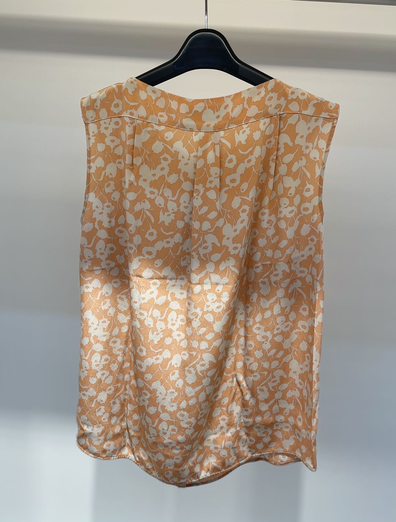 Weekend Max Mara Sleeveless Shirt In Nude