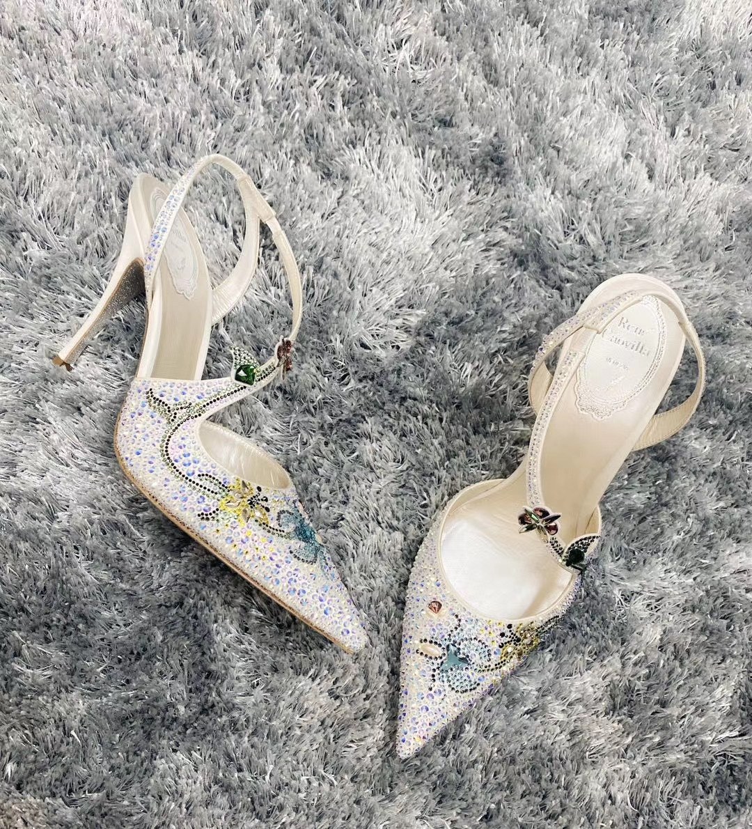 René Caovilla Flora Pointed Pumps In White