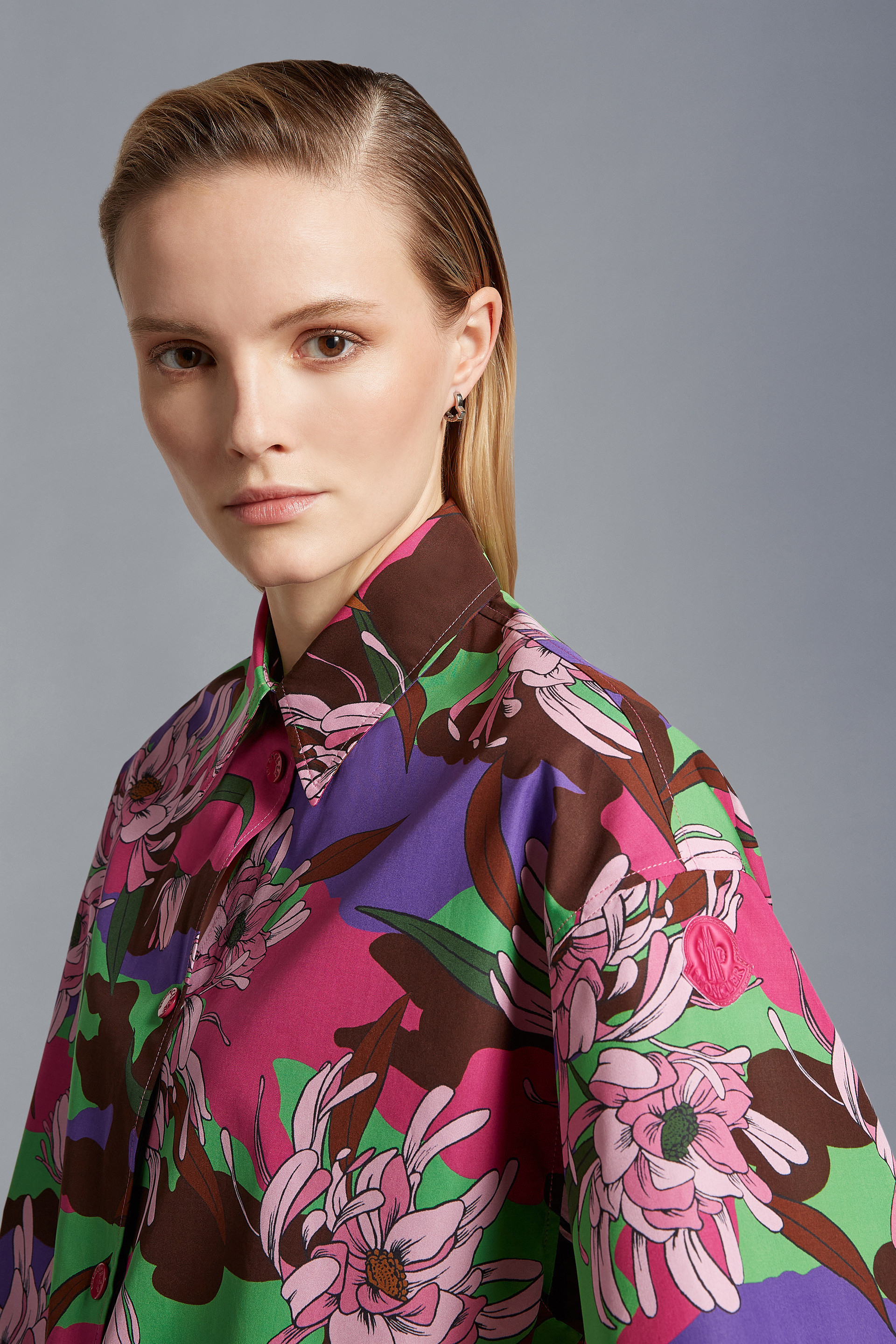Moncler Cropped Floral-print Cotton-poplin Shirt In Black