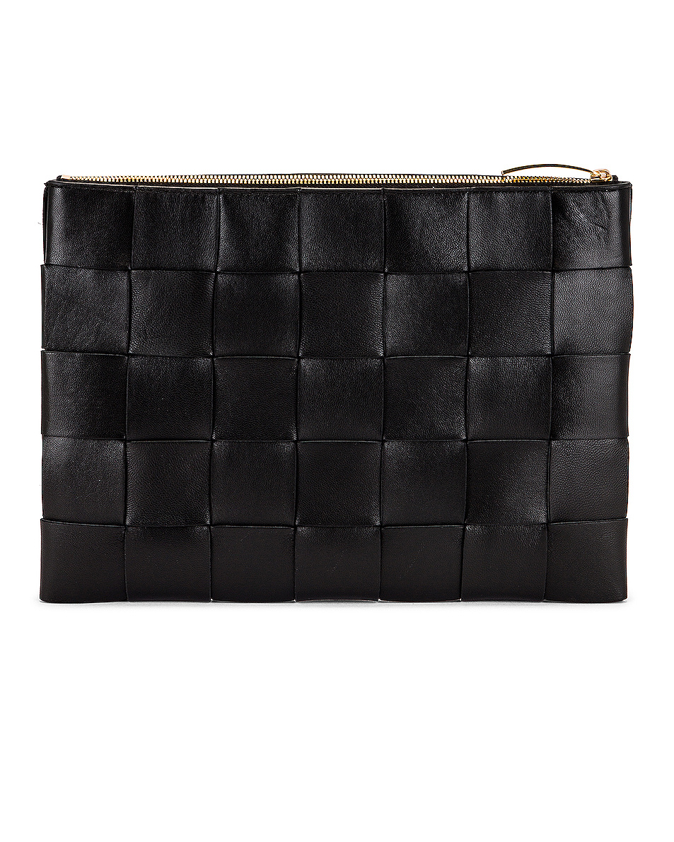 Bottega Veneta Small Intrecciato Zipped Pouch In Black