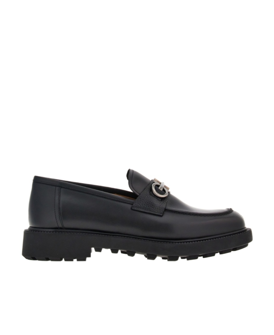Ferragamo Gancini-plaque Patent Loafers In Black