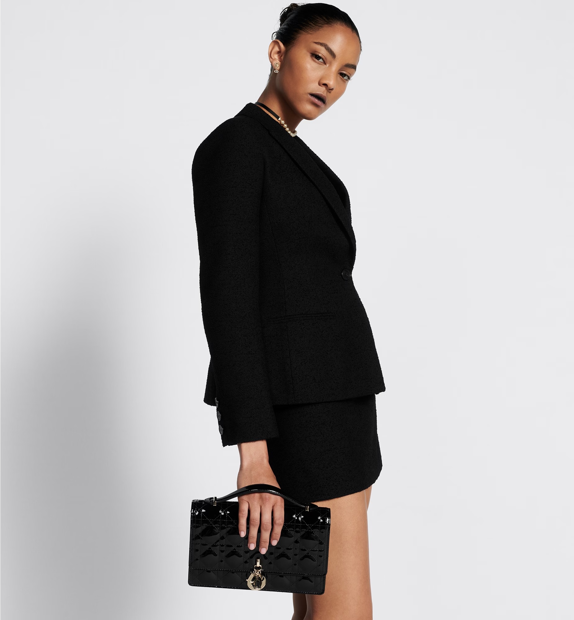 Dior Logo Shoulder Bag In Black