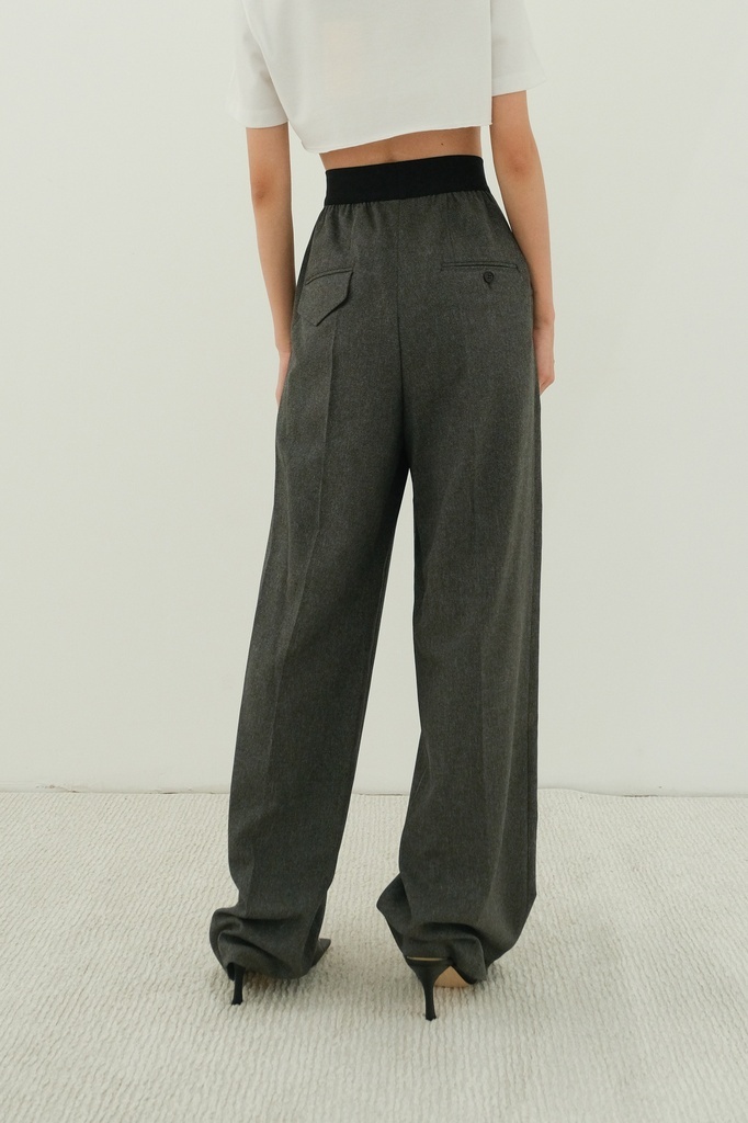 We11 Done Wide-legged Casual Pants In Black