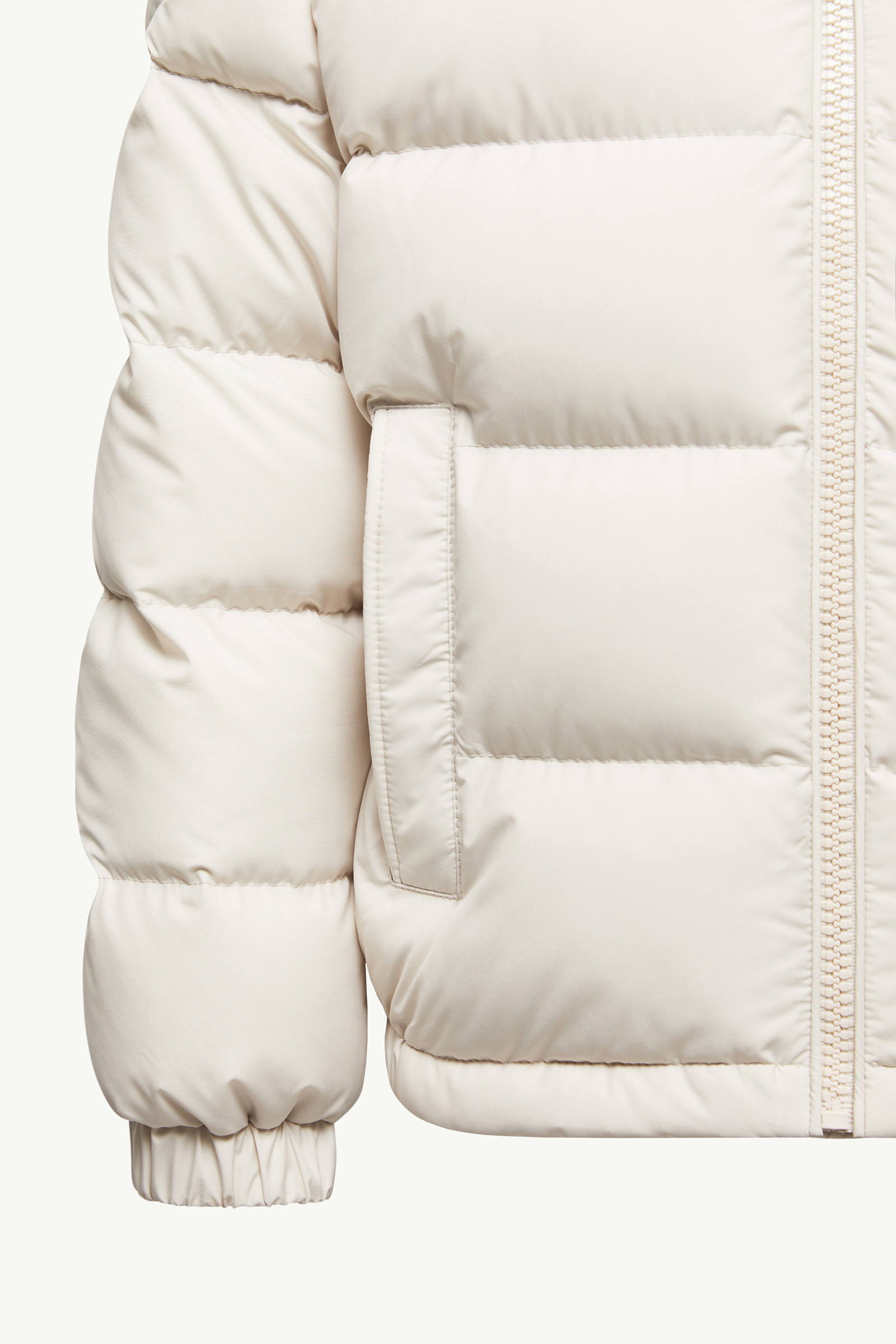Moncler Taidu Hooded Down Jacket In White