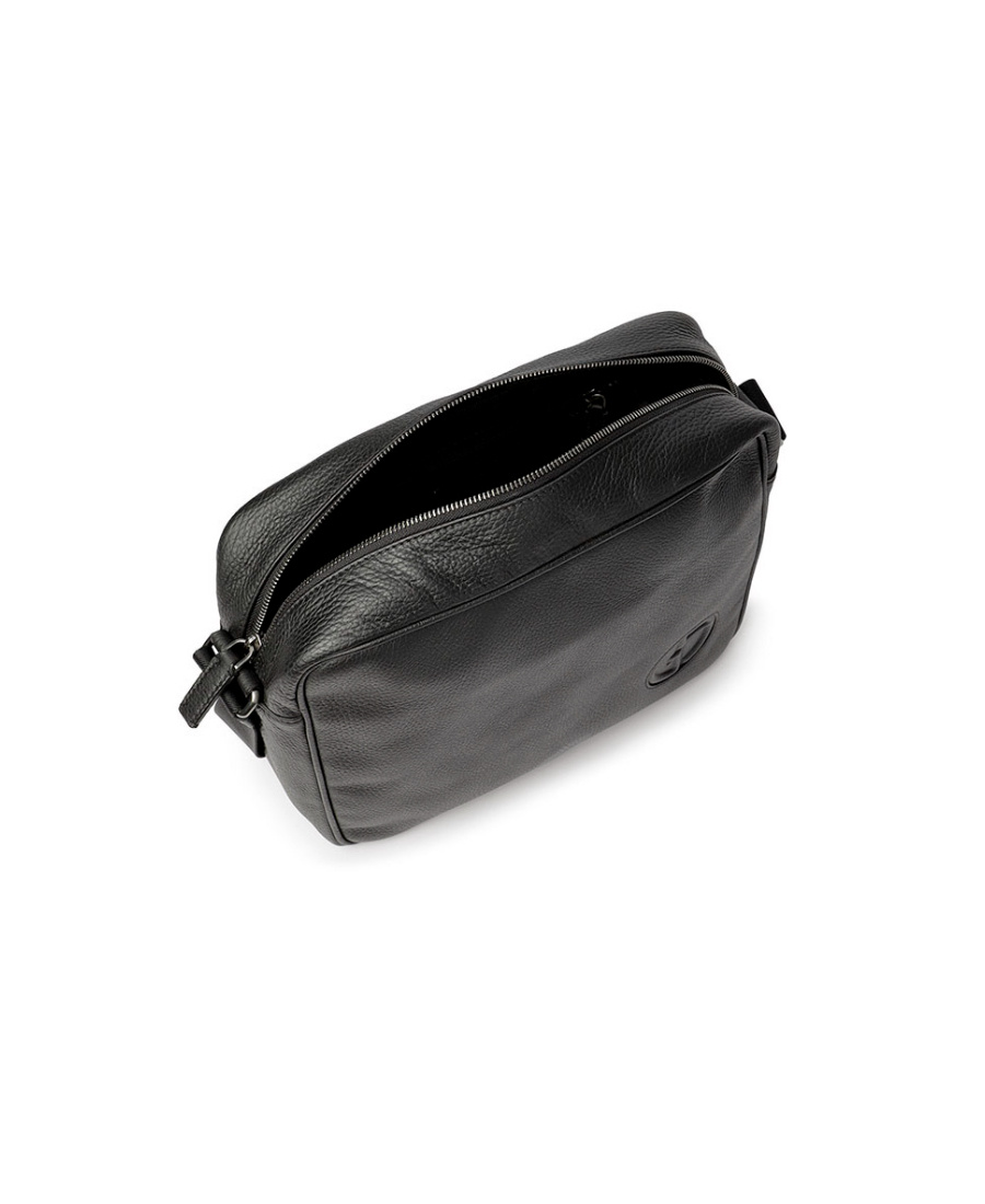 Giorgio Armani Logo Shoulder Bag In Black