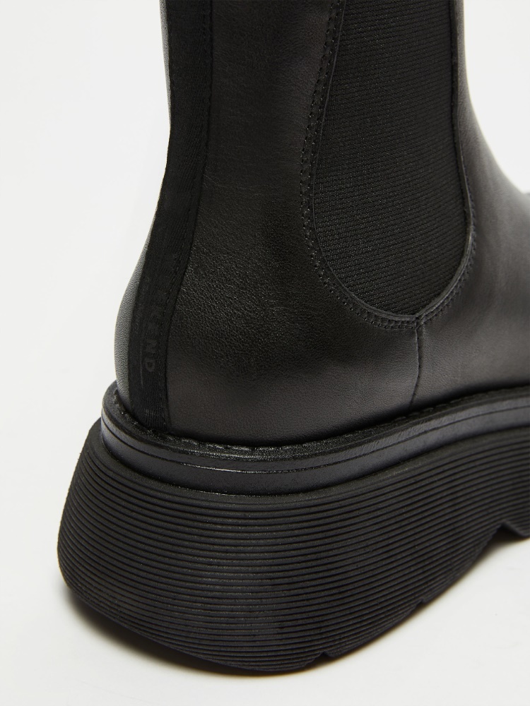 Weekend Max Mara Thick-soled Short Boots In Black