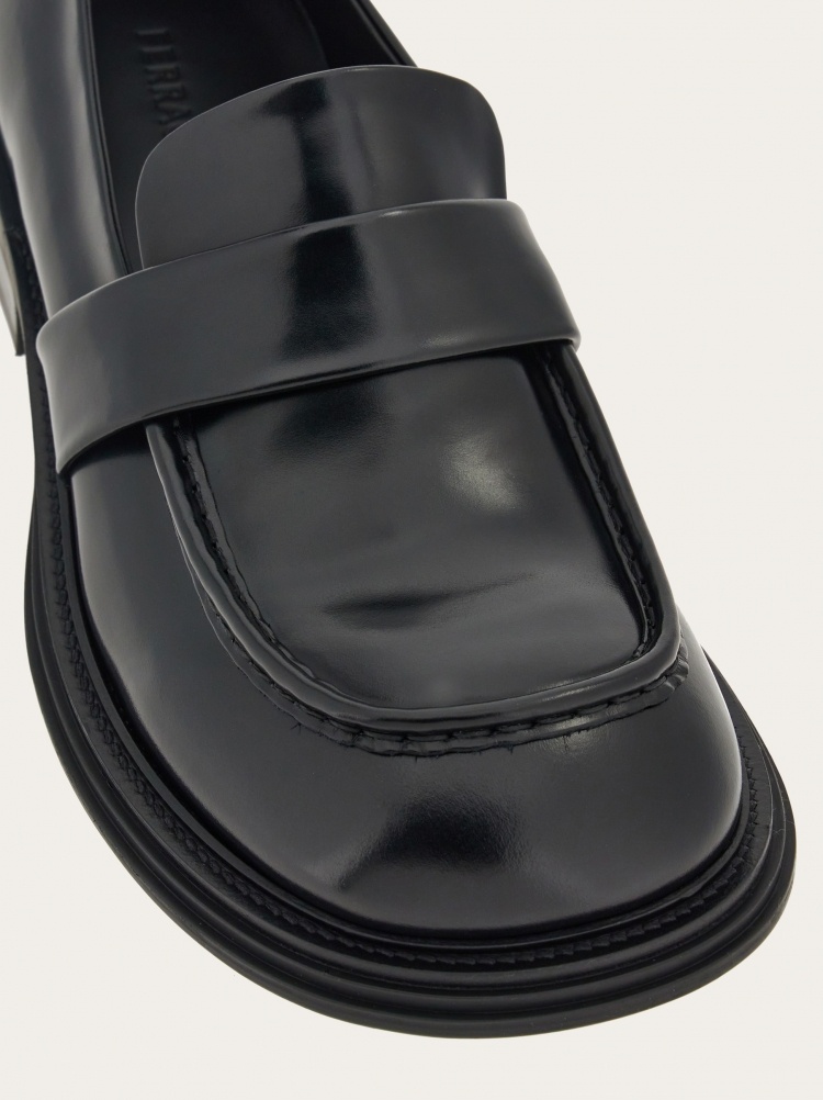 Ferragamo Salvatore Moulded-footbed Slip-on Loafers In Black