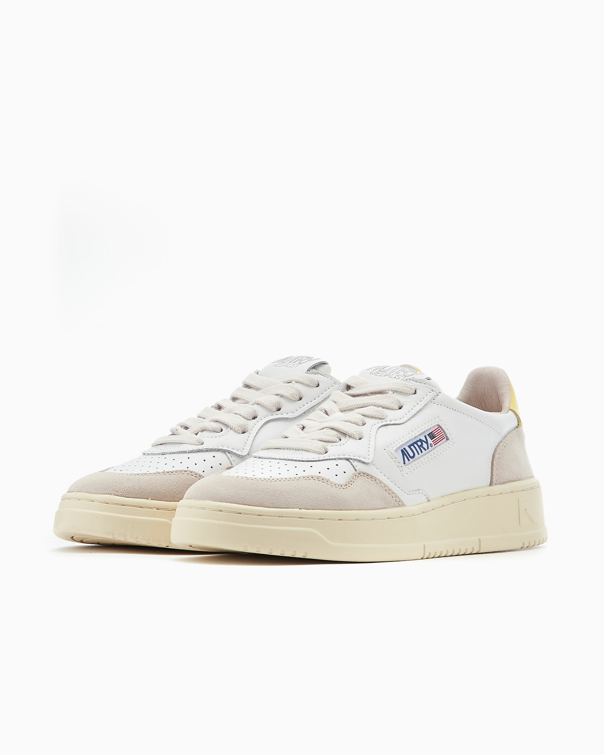 Autry 01 Sneakers In White Suede And Leather In Nude