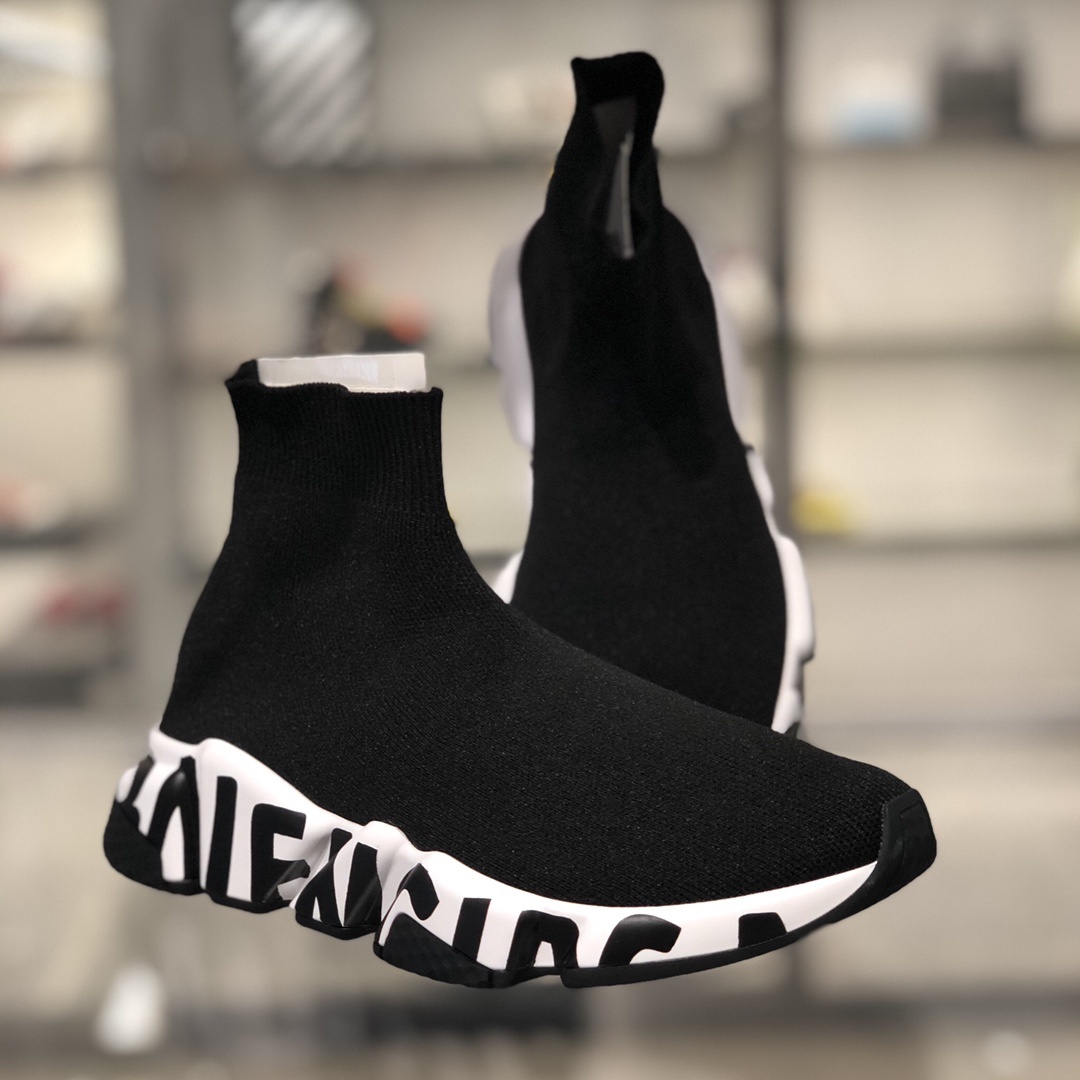 Shop Balenciaga Sneakers Speed Graffiti In Maglia Riciclata Da Uomo In Nero In Black