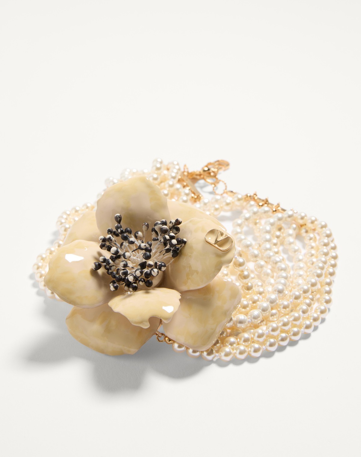 Valentino Garavani Fleur Lumineuse Necklace In Metal Enamel Pearls And Fabric Woman Gold/ivory/cream In Gold/ivory/cream/multicolored Beige