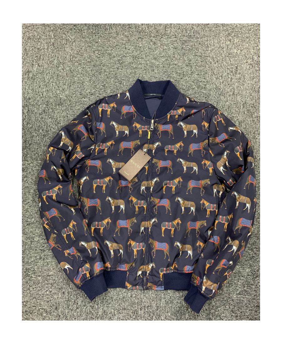 Gucci Logo Casual Jacket In Black