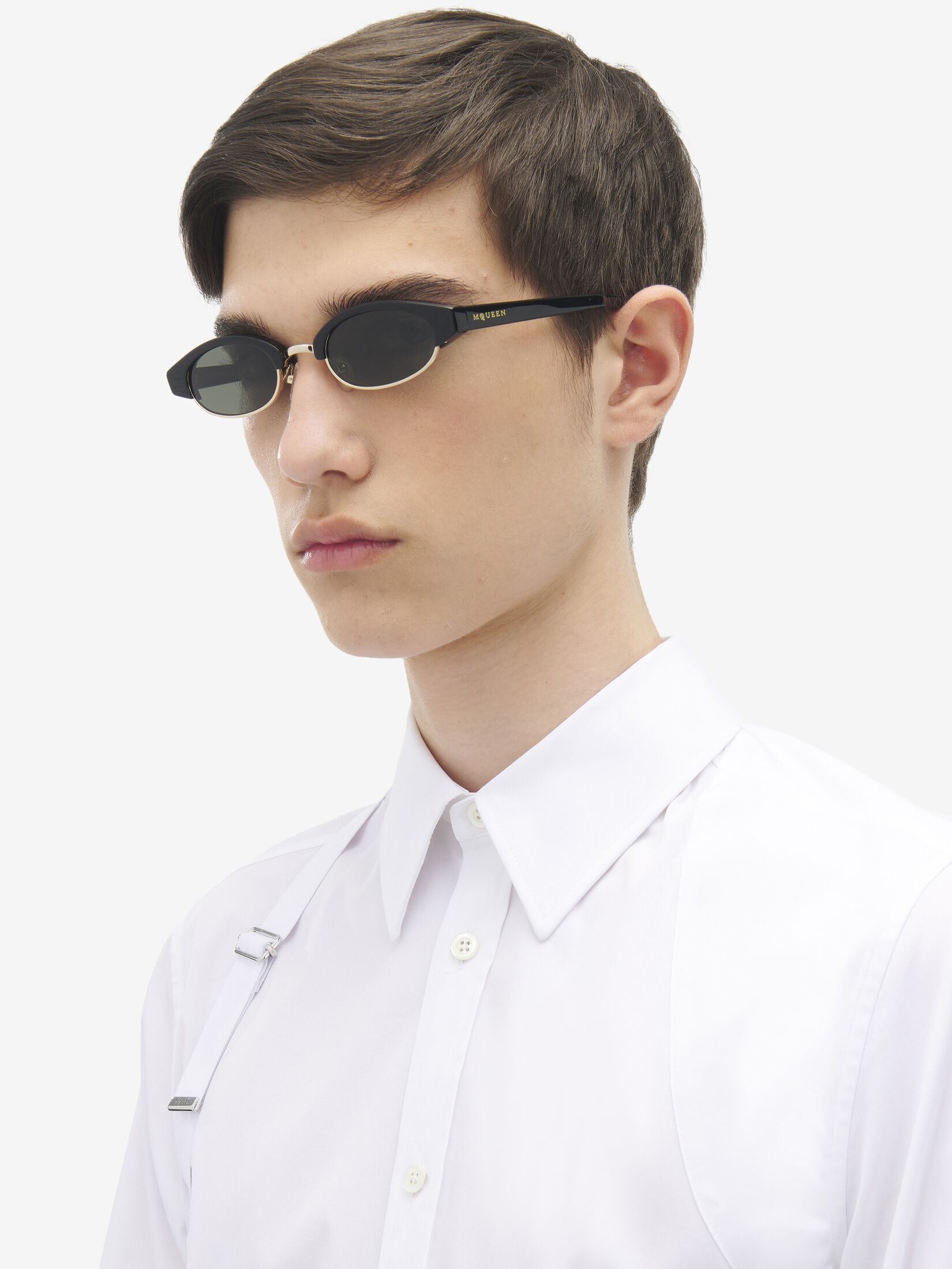 Alexander Mcqueen Oval Sunglasses In Black