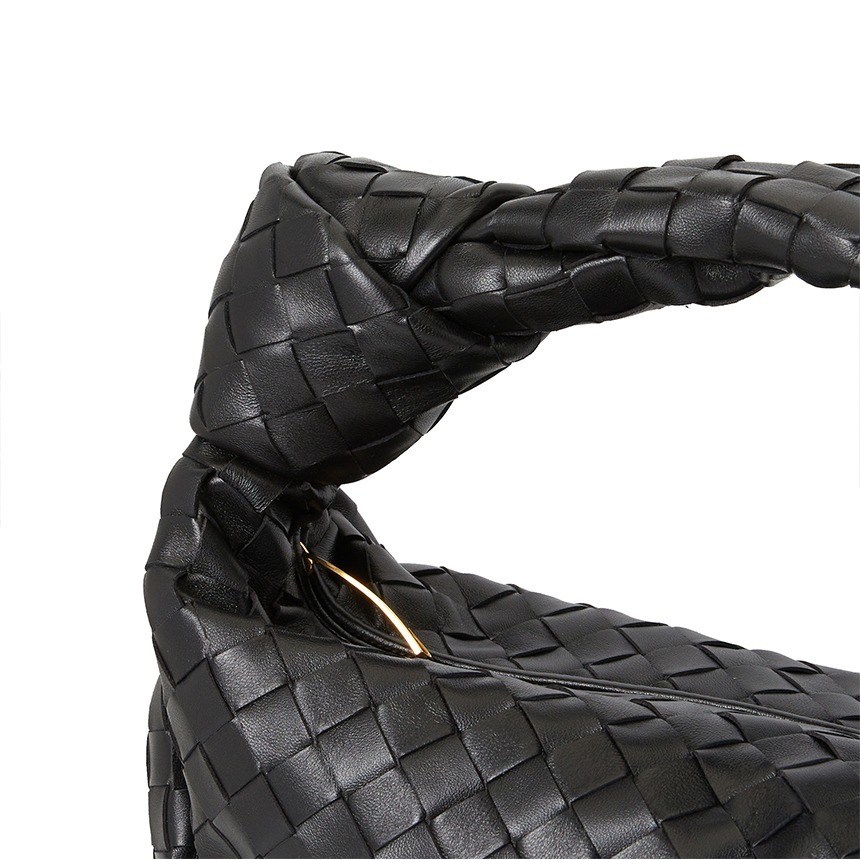 Bottega Veneta Women Jodie Small Leather Handbag In Black