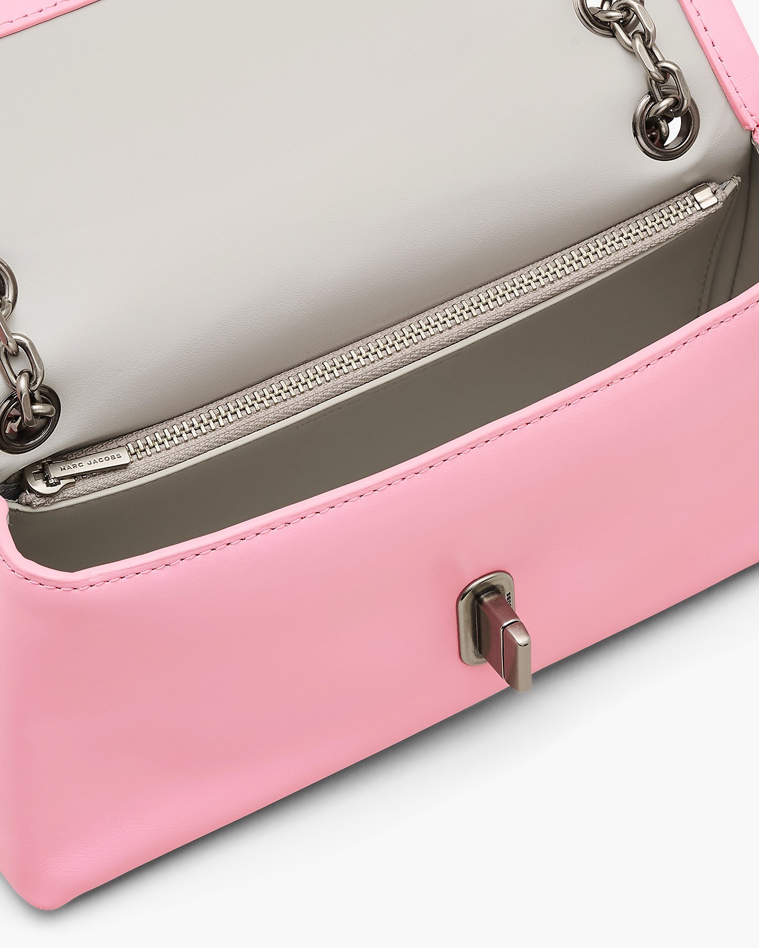 Marc Jacobs The Dual Logo Embossed Chain Wallet In Pink