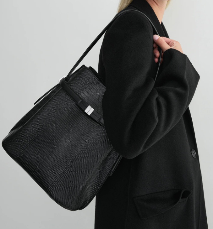 TOTÊME LOGO SHOULDER BAG 