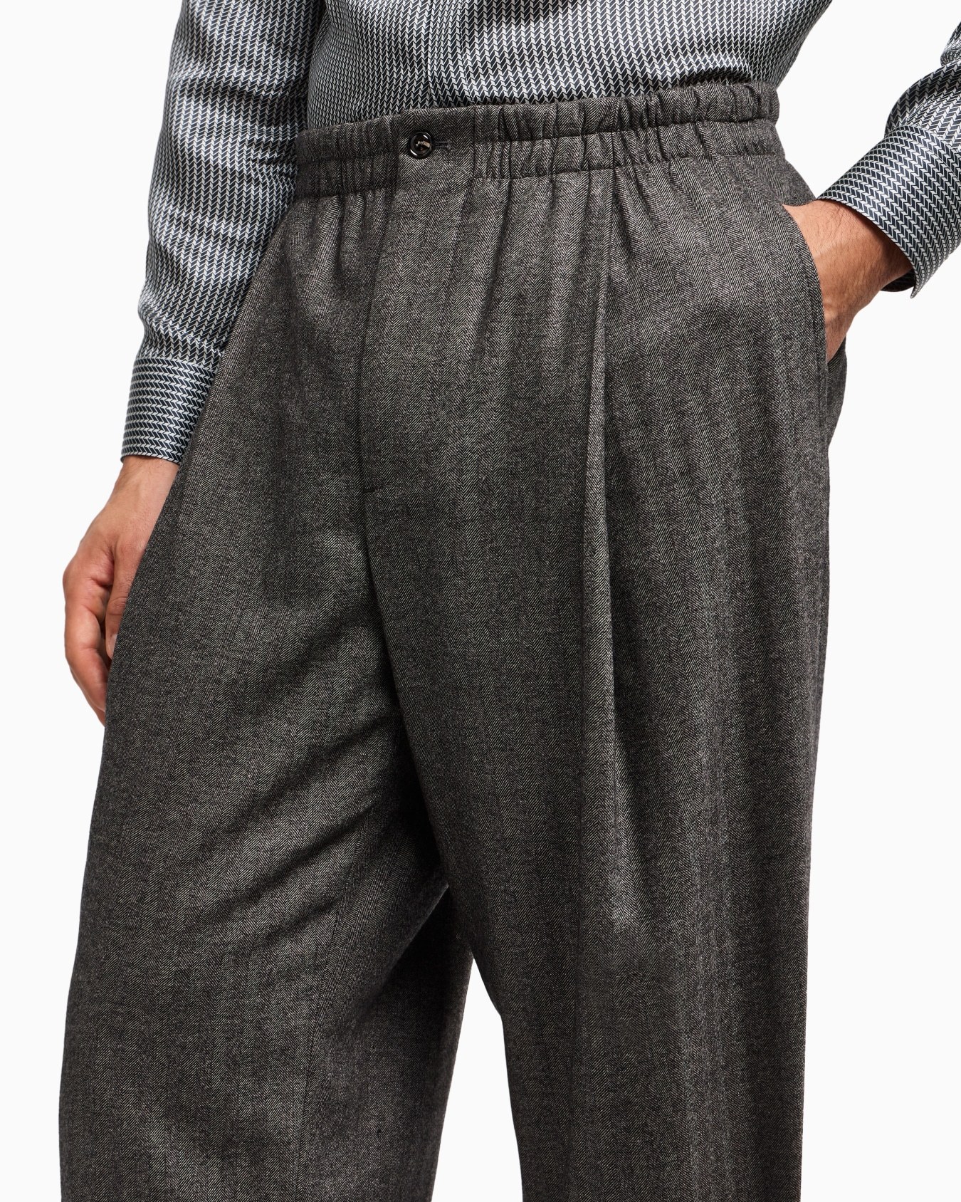 Giorgio Armani Chevron Virgin-wool And Cashmere Single-pleat Trousers In Gray