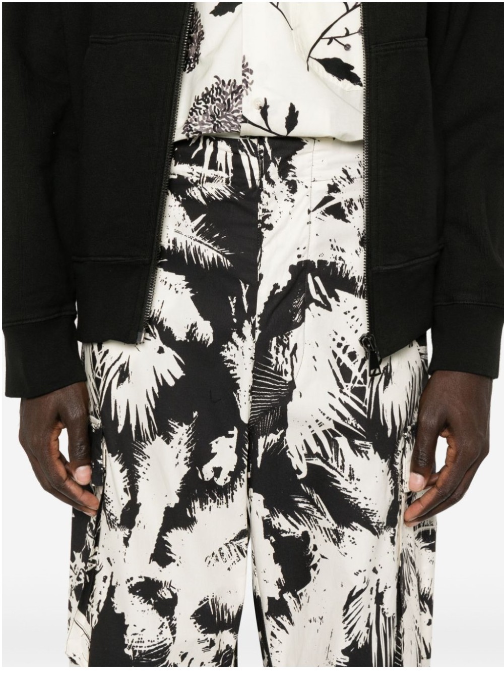 Laneus Printed Multi-pockets Cotton Trousers In Black