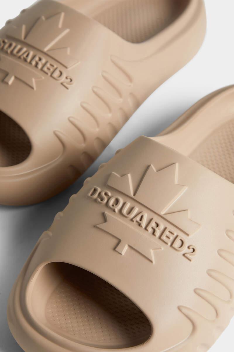 Dsquared2 Logo-embossed Slides In Nude